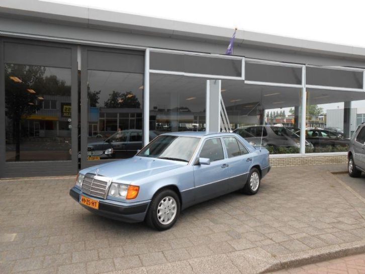 Mercedes 200-Serie 230E 1991 In Concours Staat, Nieuwstaat 