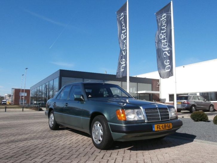 Mercedes 200-Serie 2.6 260 E AUT U9 1992 Groen