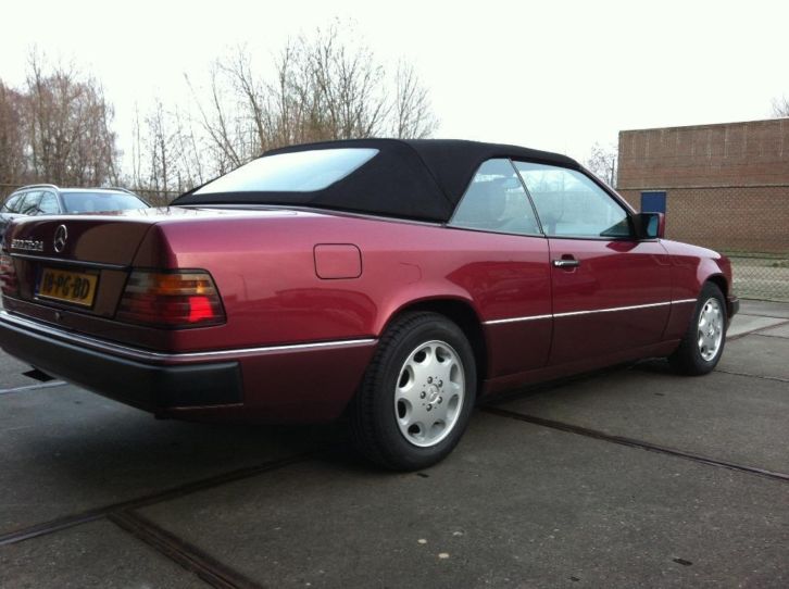 Mercedes 300 CE Cabrio 5tr. Autom. 82.500 Km in Concoursst.