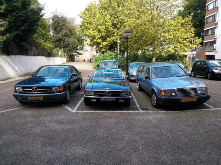 Mercedes 300 TE W124 1985 Blauw metallic Lederen bekleding.