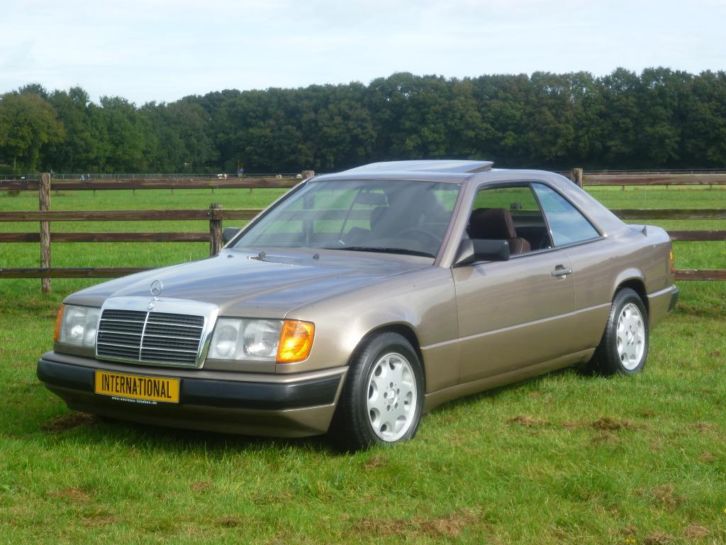 Mercedes 300CE Coupe 03988 In Concoursstaat 