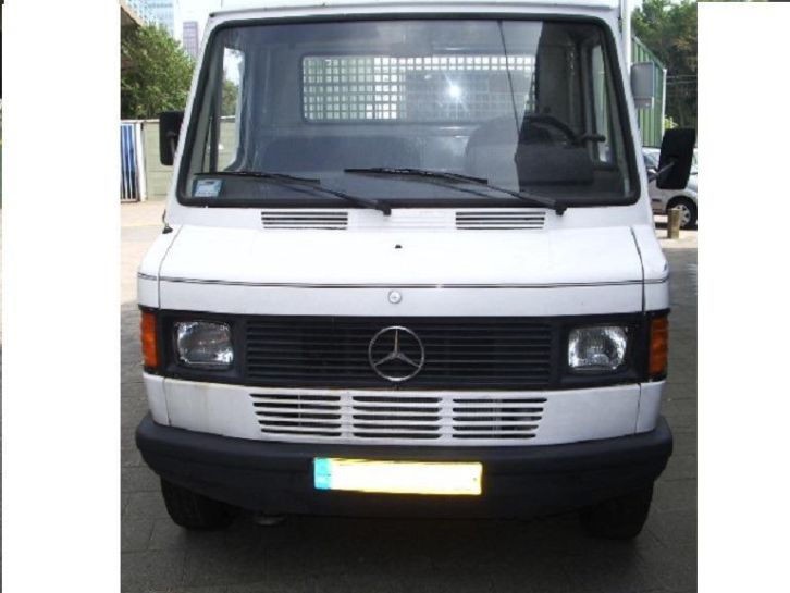 Mercedes 307 pickup--open laadbak