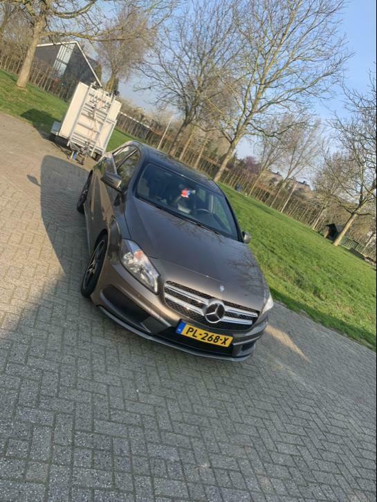 Mercedes A 180 2012 Grijs AMG full option Pano Navi Turbo