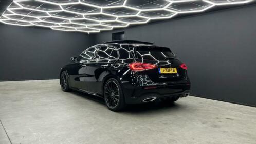 Mercedes A180  AMG  MBUX  AMBIENT  PANO  MULTIBEAM 