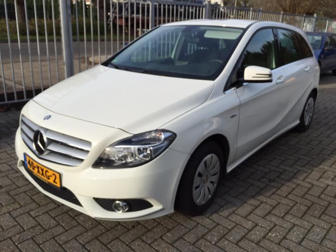 Mercedes B-Klasse 1.6 B180 5DRS Blue EFF 2012 Wit