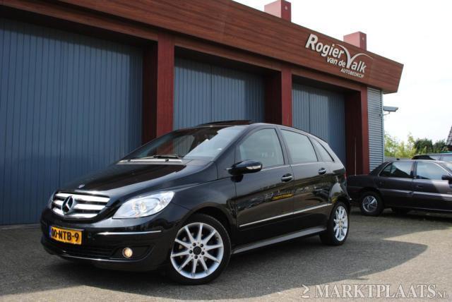 Mercedes-Benz B-klasse 200 CDI - Navigatie - Panoramadak - Cruise Control - Stoelverwarming - Halfleder - 