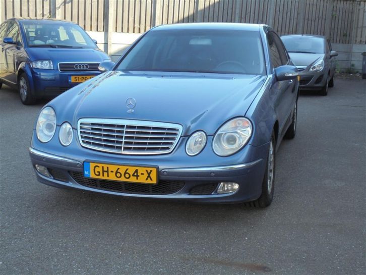 Mercedes-Benz E-Klasse 240 AUT Elegance NAVI