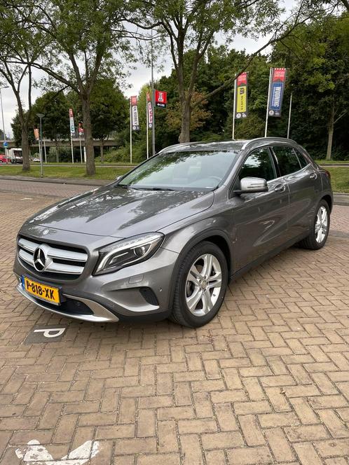 Mercedes-Benz GLA 180 Urban Ambition  Bi-Xenon  Carplay