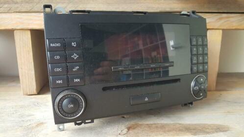 Mercedes-Benz Radio CD speler met artikelnummer MF2750