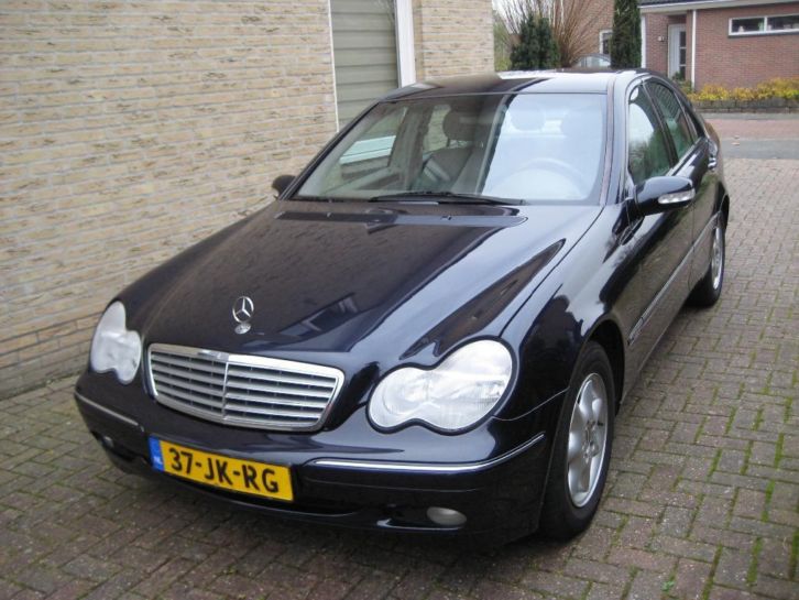 Mercedes C-Klasse 2.0 C180 Sedan 2002 Blauw