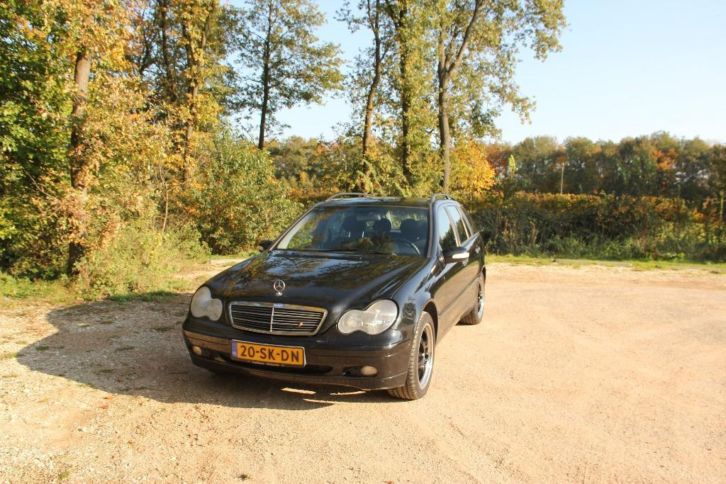 Mercedes C-Klasse 2.2 CDI C220 Combi AUT 2001 Zwart