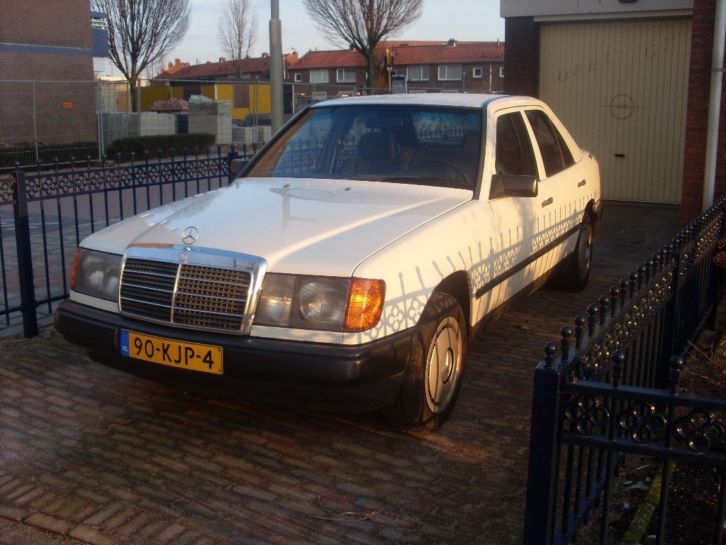 Mercedes C-Klasse C200 1985 Wit