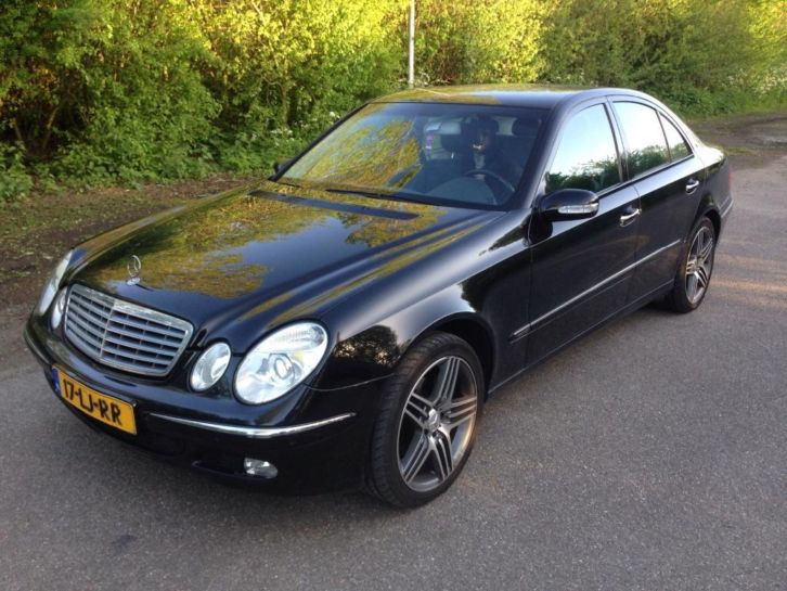 Mercedes E-Klasse 1.8 E200 Kompressor Sedan AUT 2003 Zwart