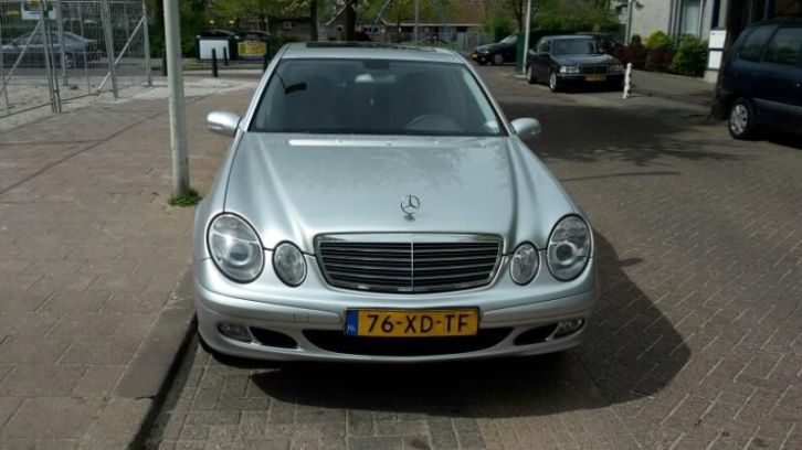 Mercedes E-Klasse 1.8 E200 Kompressor Sedan AUT 2006 Grijs