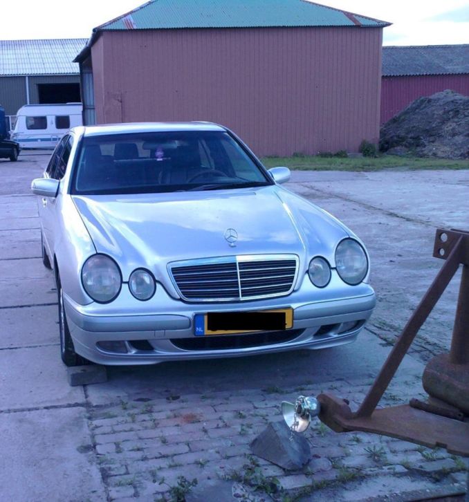 Mercedes E-Klasse 2.1 CDI E200 Sedan Classic 1999 Grijs