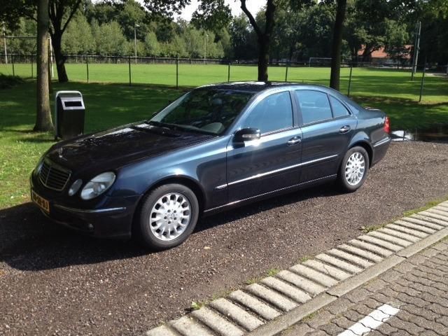 Mercedes E-Klasse 2.1 CDI E220 Sedan AUT 2006 Zwart