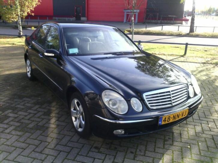 Mercedes E-Klasse 2.7 CDI E270 Sedan AUT 2004 Zwart