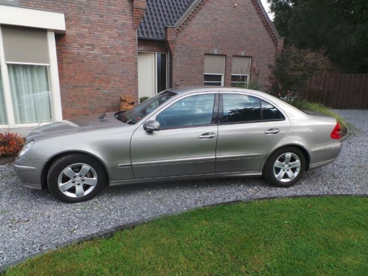 Mercedes E-Klasse 3.2 CDI E320 Sedan AUT 2004 Grijs