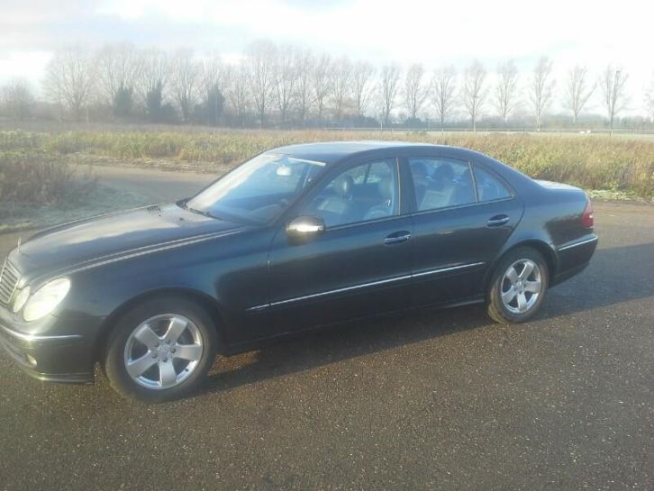 Mercedes E-Klasse 3.2 CDI E320 Sedan AUT 2004 Zwart