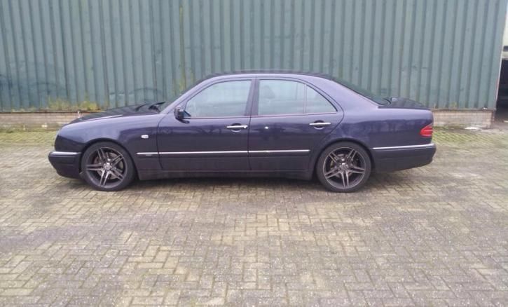 Mercedes E-Klasse 5.0 E50 AMG Sedan AUT 1997 Blauw