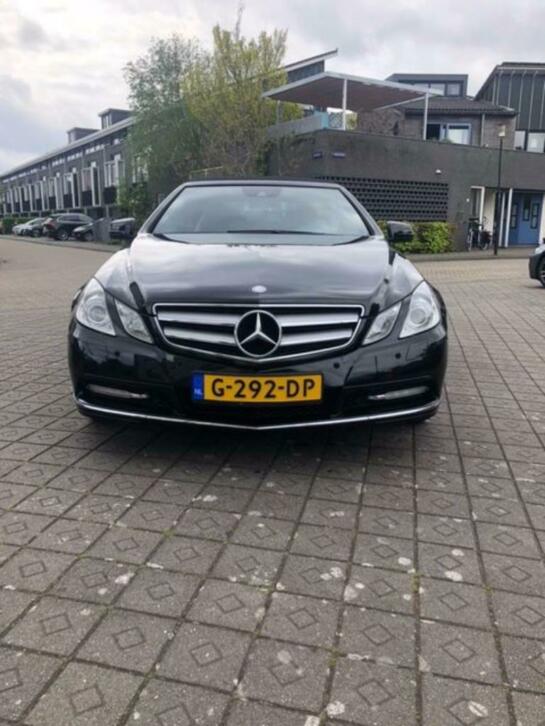 Mercedes E-Klasse E200cgi Cabr. W212 Aut7 2012 Zwart