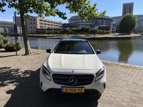 Mercedes GLA 200 - AUT - PANO (bomvol opties)