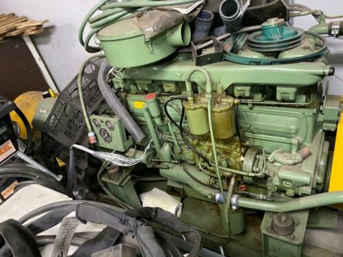 mercedes marine motor 225PK met maar 557 draaiuren