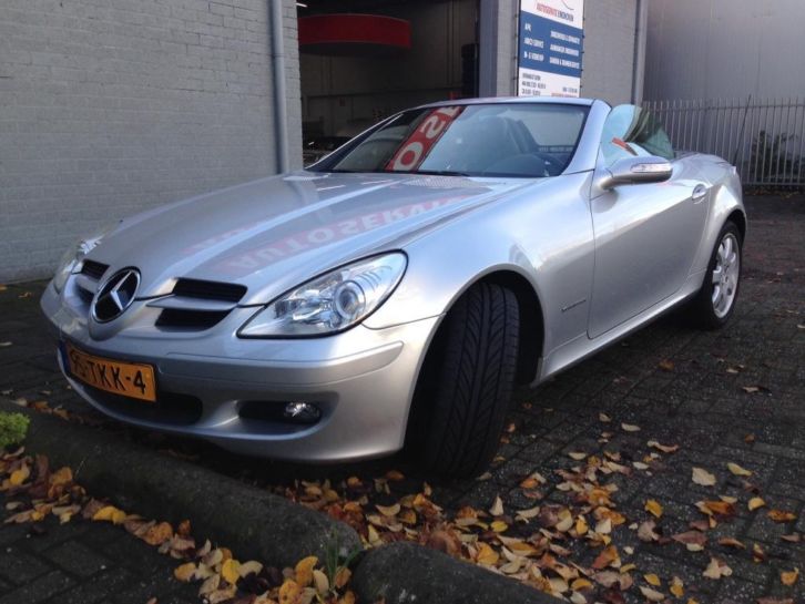 Mercedes SLK 200 Kompressor 2005 Grijs met slechts 81900KM.