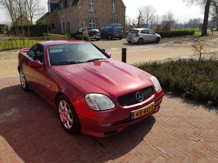 Mercedes SLK-Klasse 2.0 Slk200 Roadster 2000 Rood