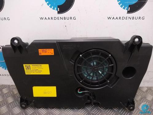 Mercedes subwoofer A2468200002 Logic 7