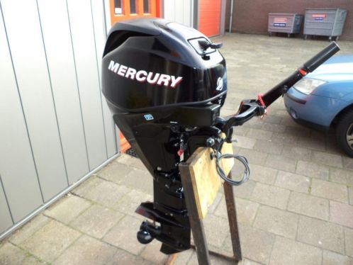 MERCURY 30 pk EFI OP STUURKNUPPEL IN NIEUWSTAAT