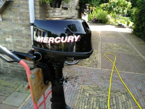 Mercury 5 pk 4 takt plus Yamaha4 pk 4 takt en Mercury 5 pk 2