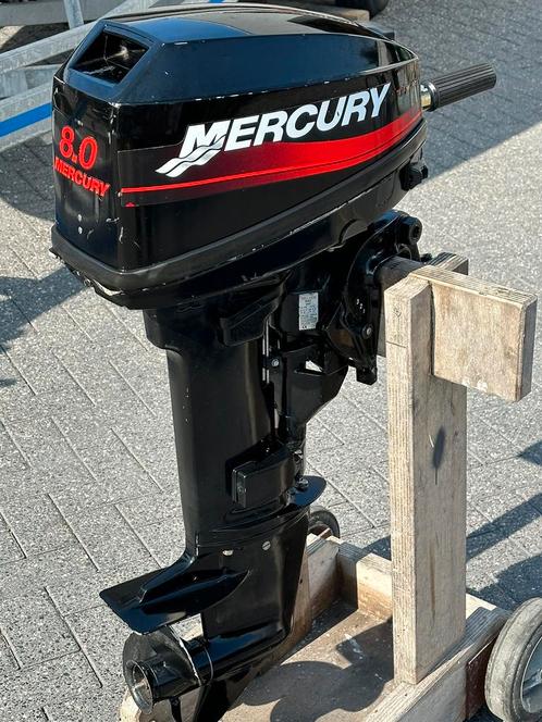 Mercury 8 pk kortstaart met tank, IZGST  Lopend te zien 