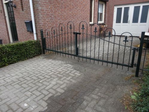 Metalen poort