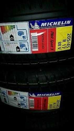 Michelin pilot 205 45 17 88V evt als set te koop zie foto