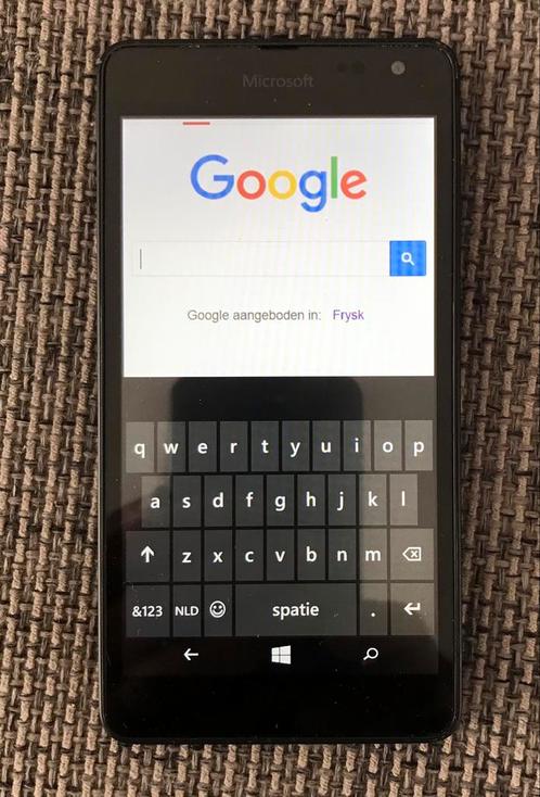 Microsoft Lunia 535 smartphone met oplader