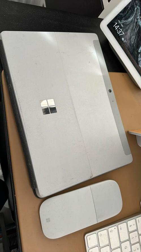 Microsoft Surface GO 3 met arc mouse en type cover