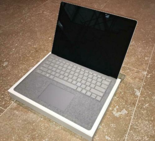 Microsoft Surface Laptop  256GB  Intel i5  Touchscreen