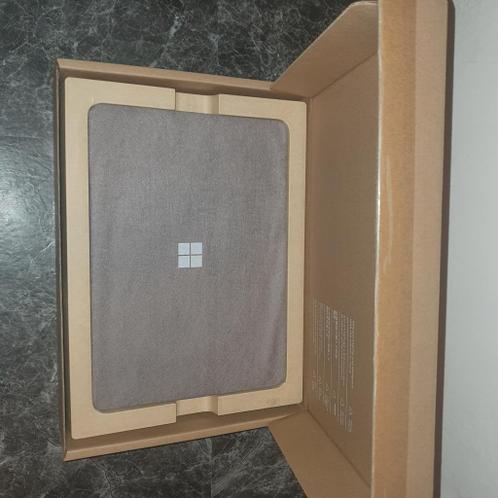 Microsoft Surface Laptop Studio  i7  32GB1TB  3050TI