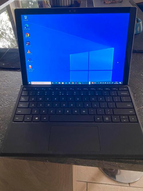 Microsoft Surface Pro 4 Core i5, 8Gb, 256Gb netjes