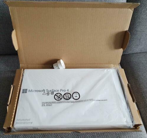 Microsoft Surface Pro 4  Core i7  256G  8GB  W10 REFURB.