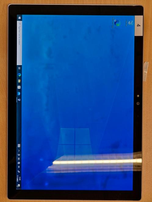 Microsoft Surface Pro 4  i5-6300U  Defect 2x