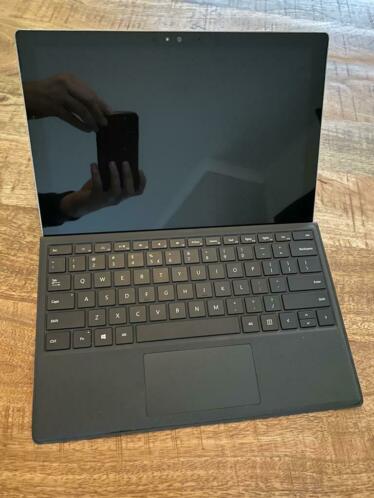 Microsoft Surface Pro 4 i5 6th Gen 8GB 256GB SSD W10P