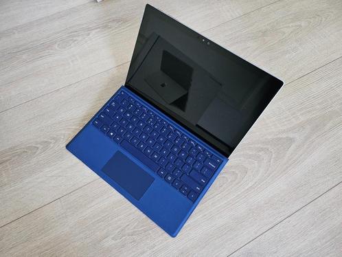 Microsoft Surface Pro 4 (i5, 8GB RAM, 256GB SSD, Stylus, Typ
