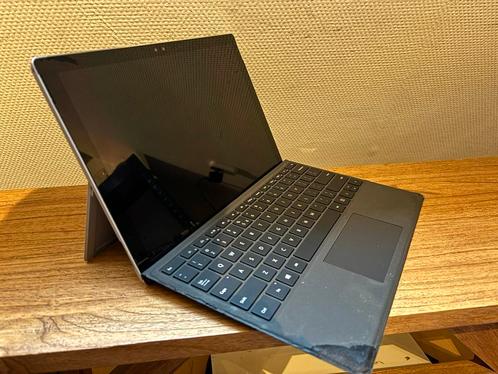 Microsoft Surface Pro 4 i5 8gb ram