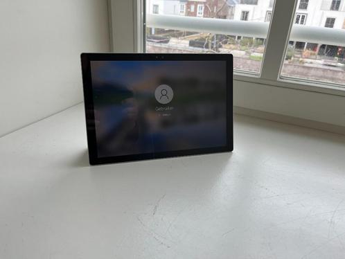 Microsoft Surface Pro 4  i7  256GB  8GB  Touchscreen
