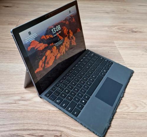 Microsoft Surface Pro 4 (Intel M3-6Y304GB RAM128GB Memory)