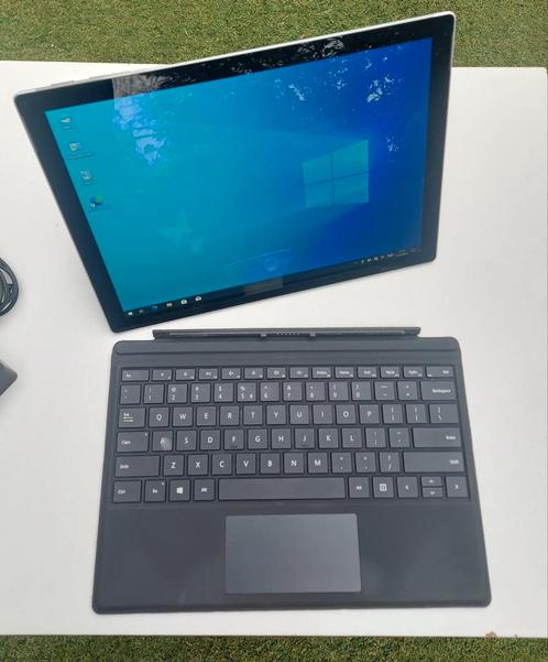  Microsoft Surface Pro (5) 7e Gen M3 met typecover 