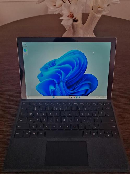 Microsoft surface pro 5  i5  4GB RAM  128GB geheugen