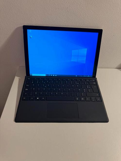 Microsoft surface pro 5 i58GB256GB goede staat met oplader
